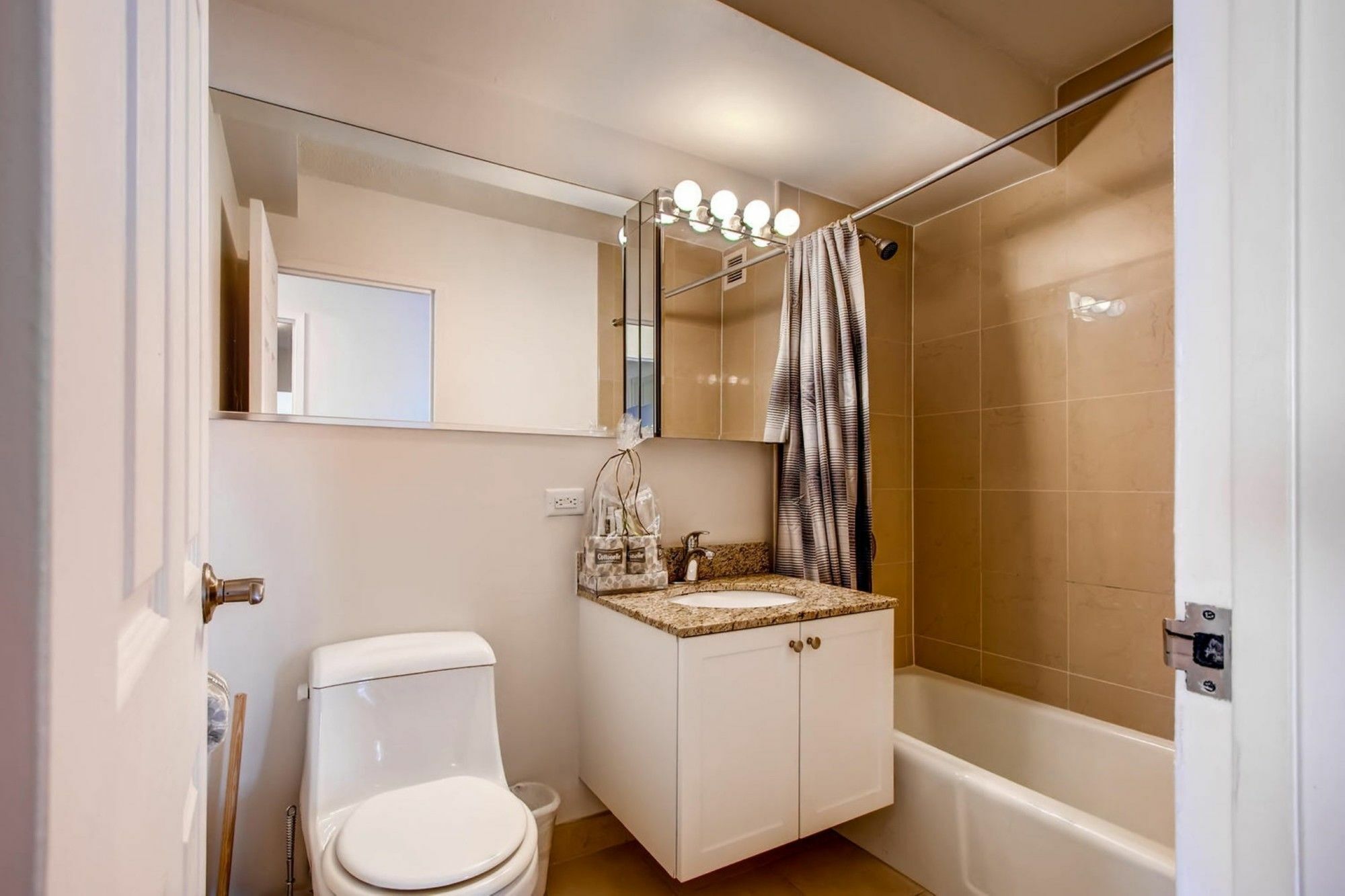 Global Luxury Suites At The Commonwealth ボストン エクステリア 写真